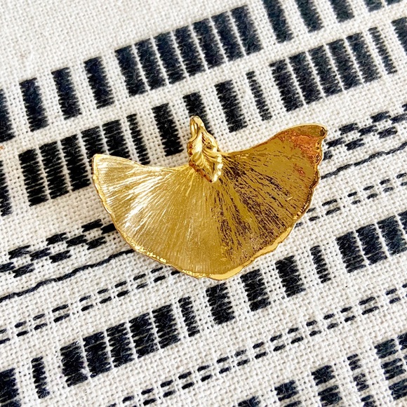 Gold Dipped Gingko Leaf Necklace Charm - Picture 2 of 4